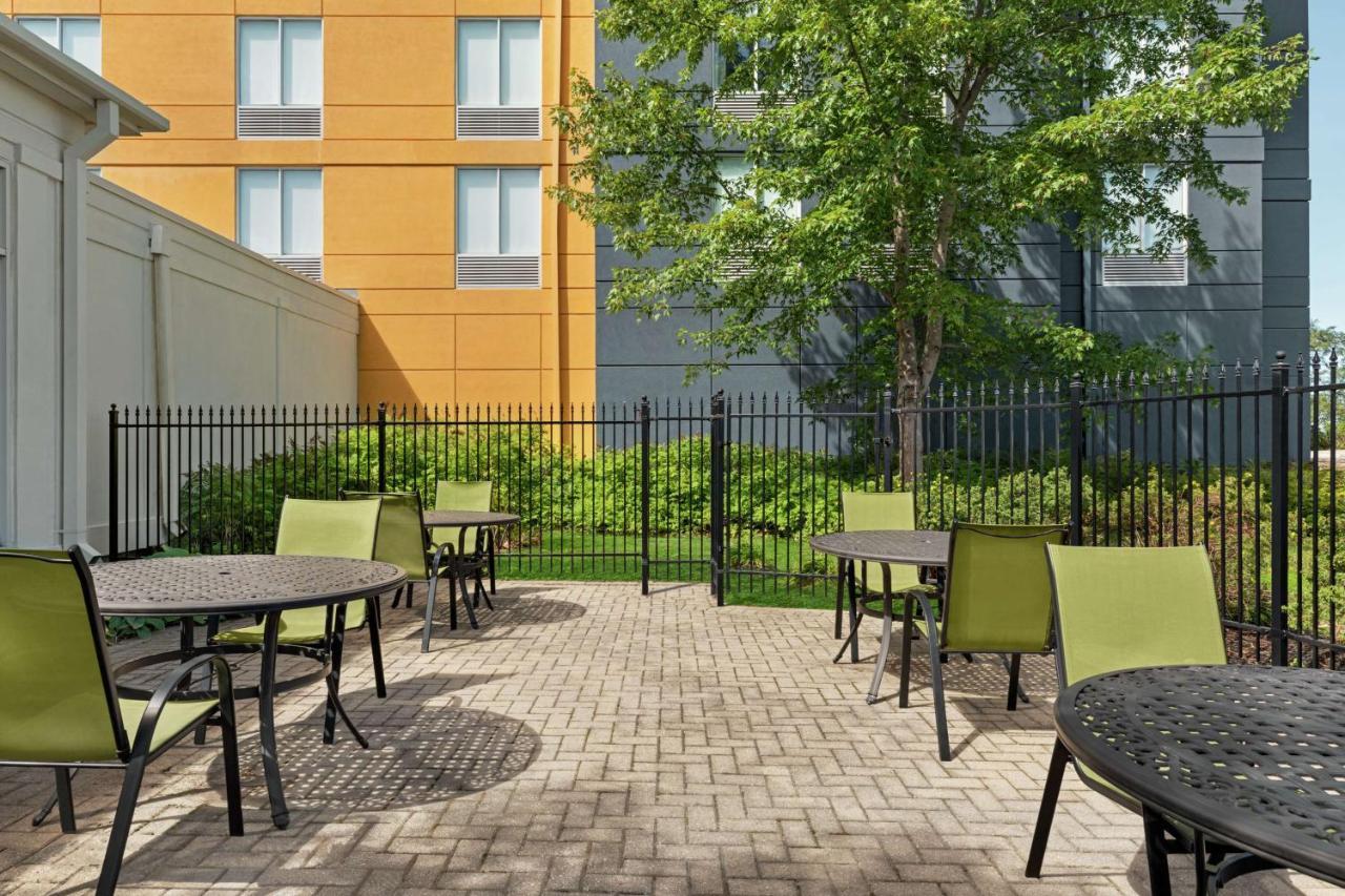 Hilton Garden Inn Kitchener/Кеймбридж Экстерьер фото