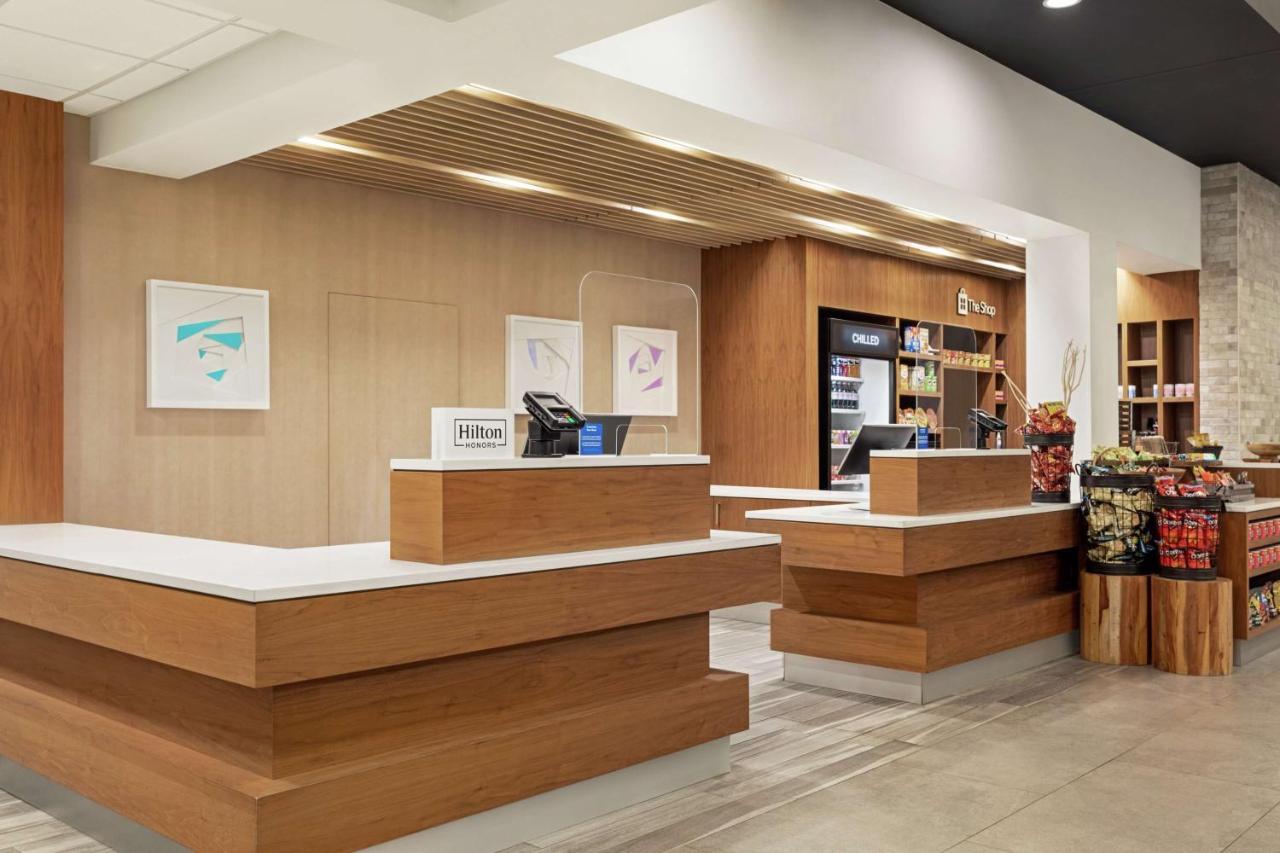 Hilton Garden Inn Kitchener/Кеймбридж Экстерьер фото