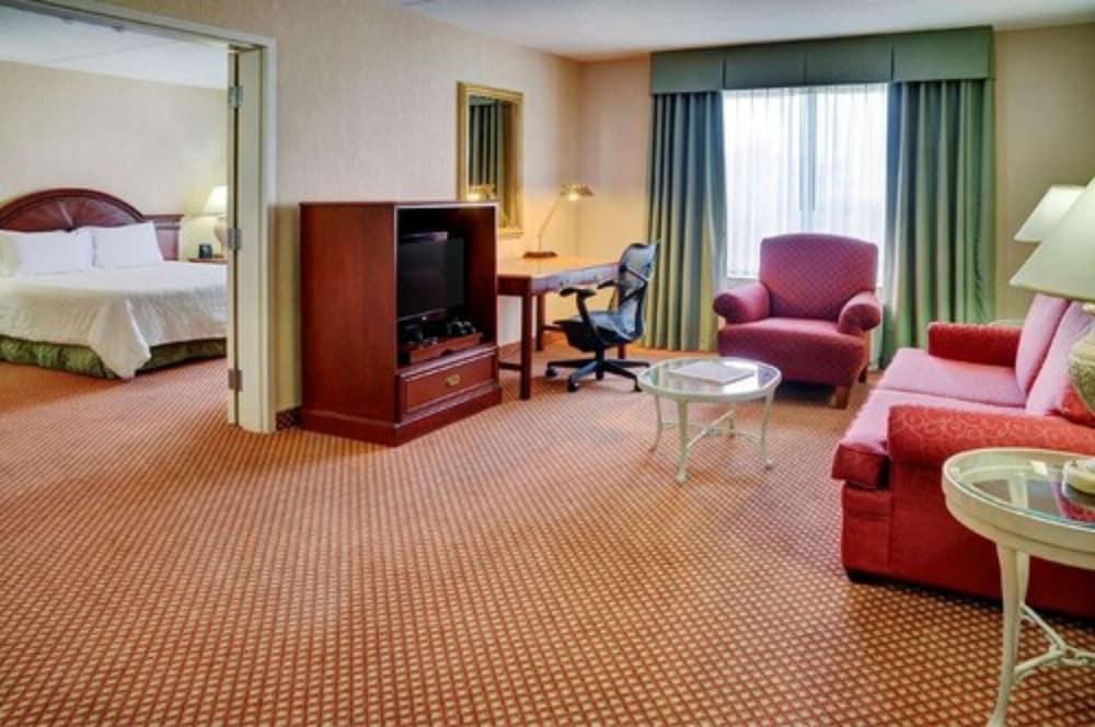 Hilton Garden Inn Kitchener/Кеймбридж Экстерьер фото