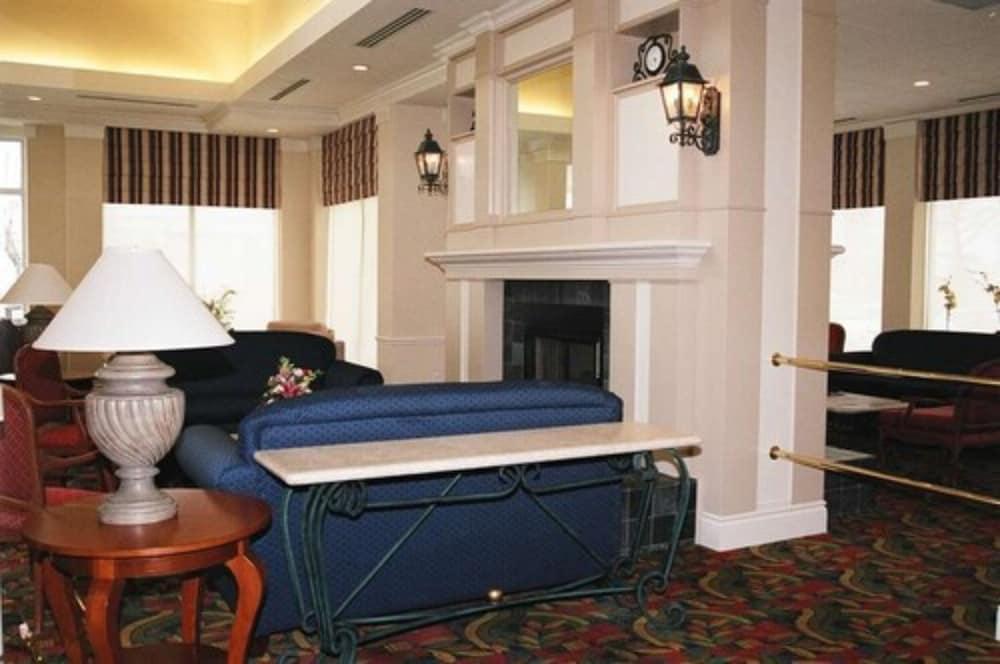 Hilton Garden Inn Kitchener/Кеймбридж Экстерьер фото
