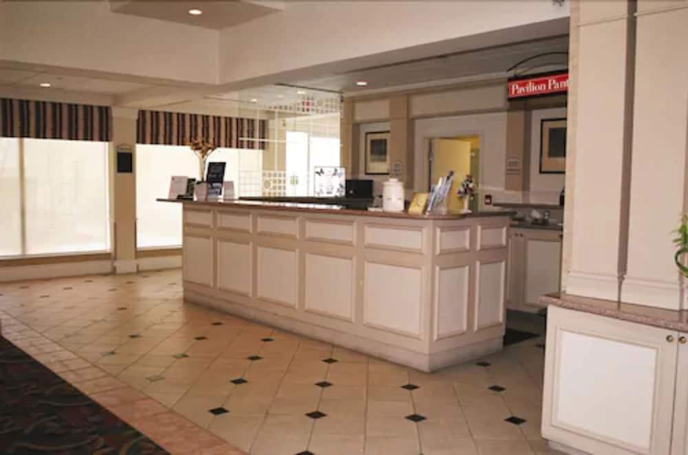 Hilton Garden Inn Kitchener/Кеймбридж Экстерьер фото