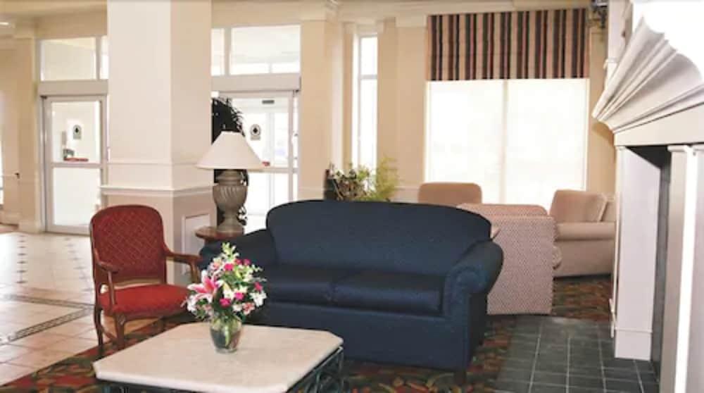 Hilton Garden Inn Kitchener/Кеймбридж Экстерьер фото