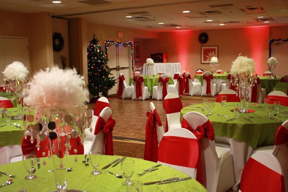 Hilton Garden Inn Kitchener/Кеймбридж Экстерьер фото