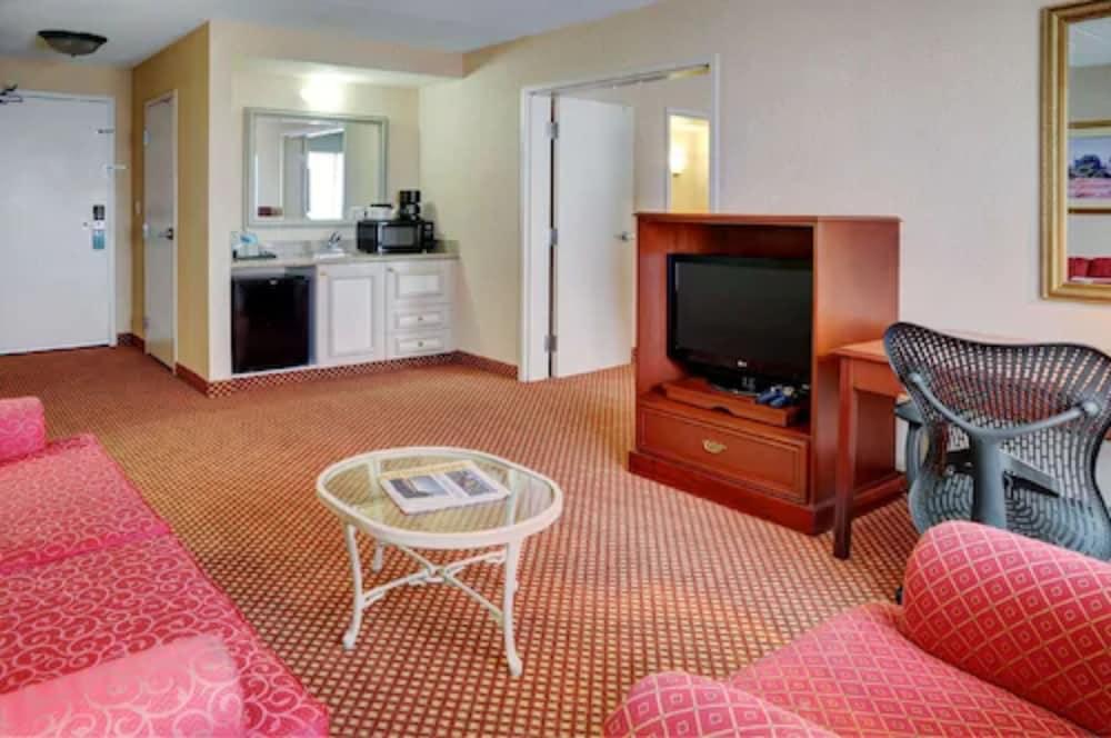 Hilton Garden Inn Kitchener/Кеймбридж Экстерьер фото