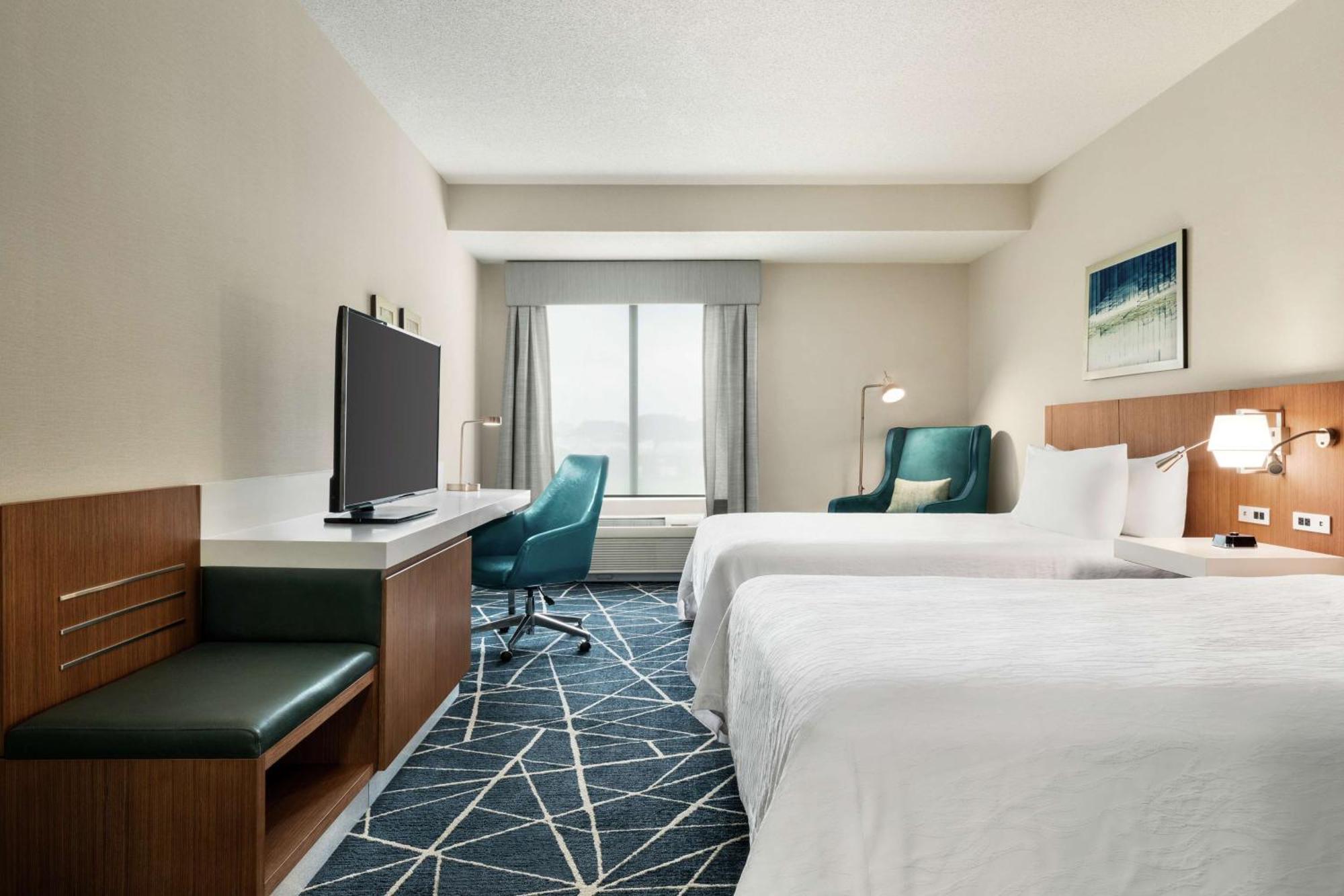 Hilton Garden Inn Kitchener/Кеймбридж Экстерьер фото