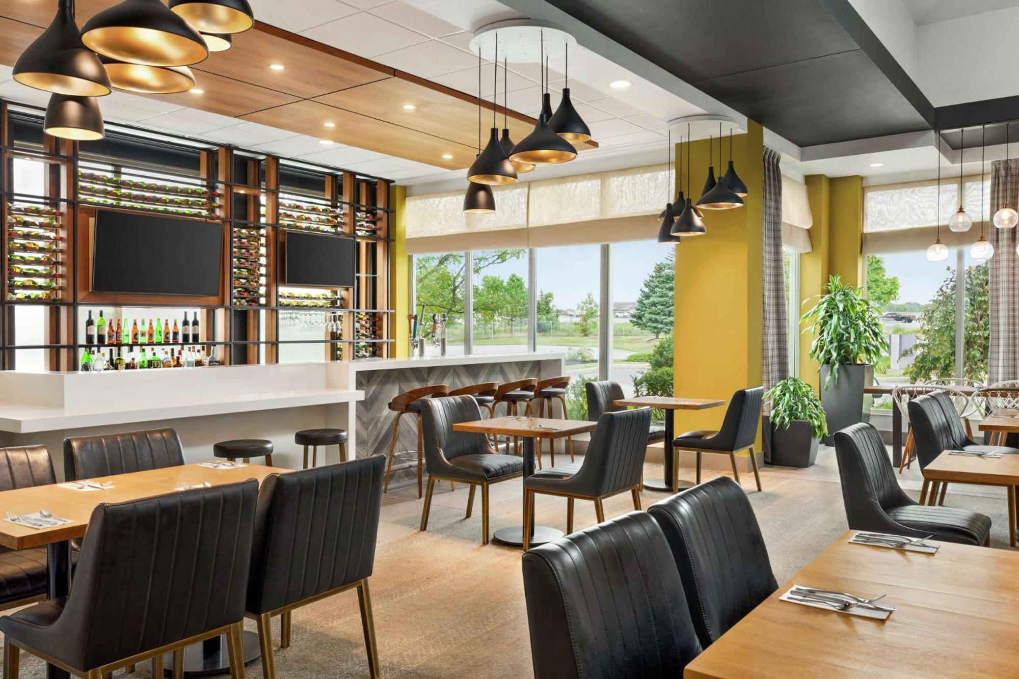 Hilton Garden Inn Kitchener/Кеймбридж Экстерьер фото