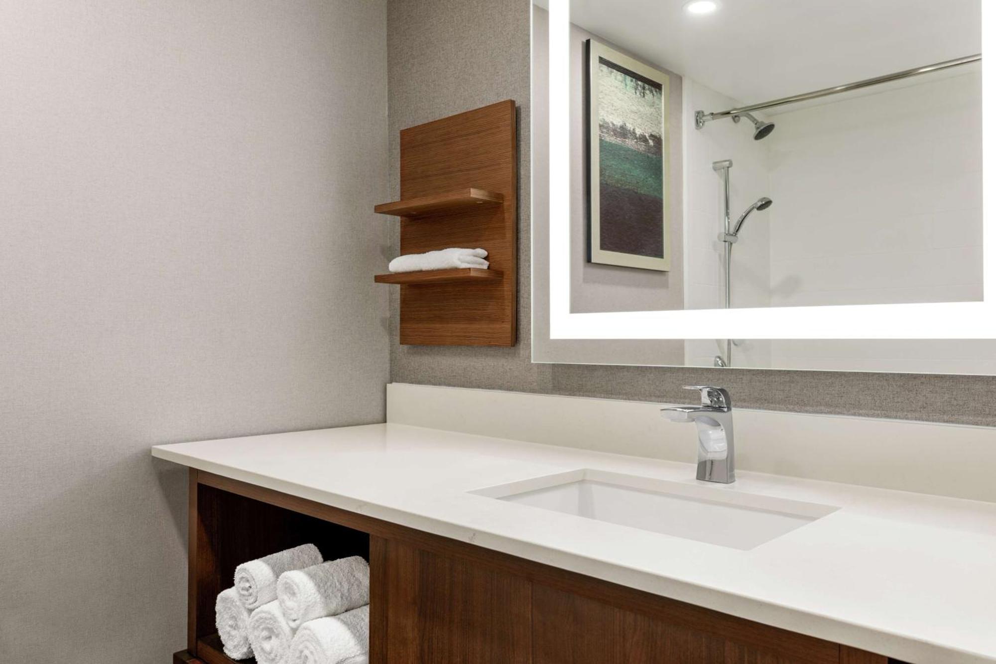 Hilton Garden Inn Kitchener/Кеймбридж Экстерьер фото