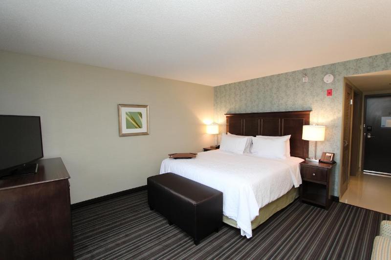 Hilton Garden Inn Kitchener/Кеймбридж Экстерьер фото
